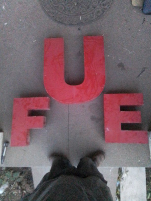 Metal Letters U   Or C Is 3ft Tall E&F HAVE LIGHTS  and  2ft Tall