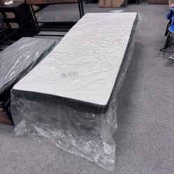 Single cot and Mattress both 100💲