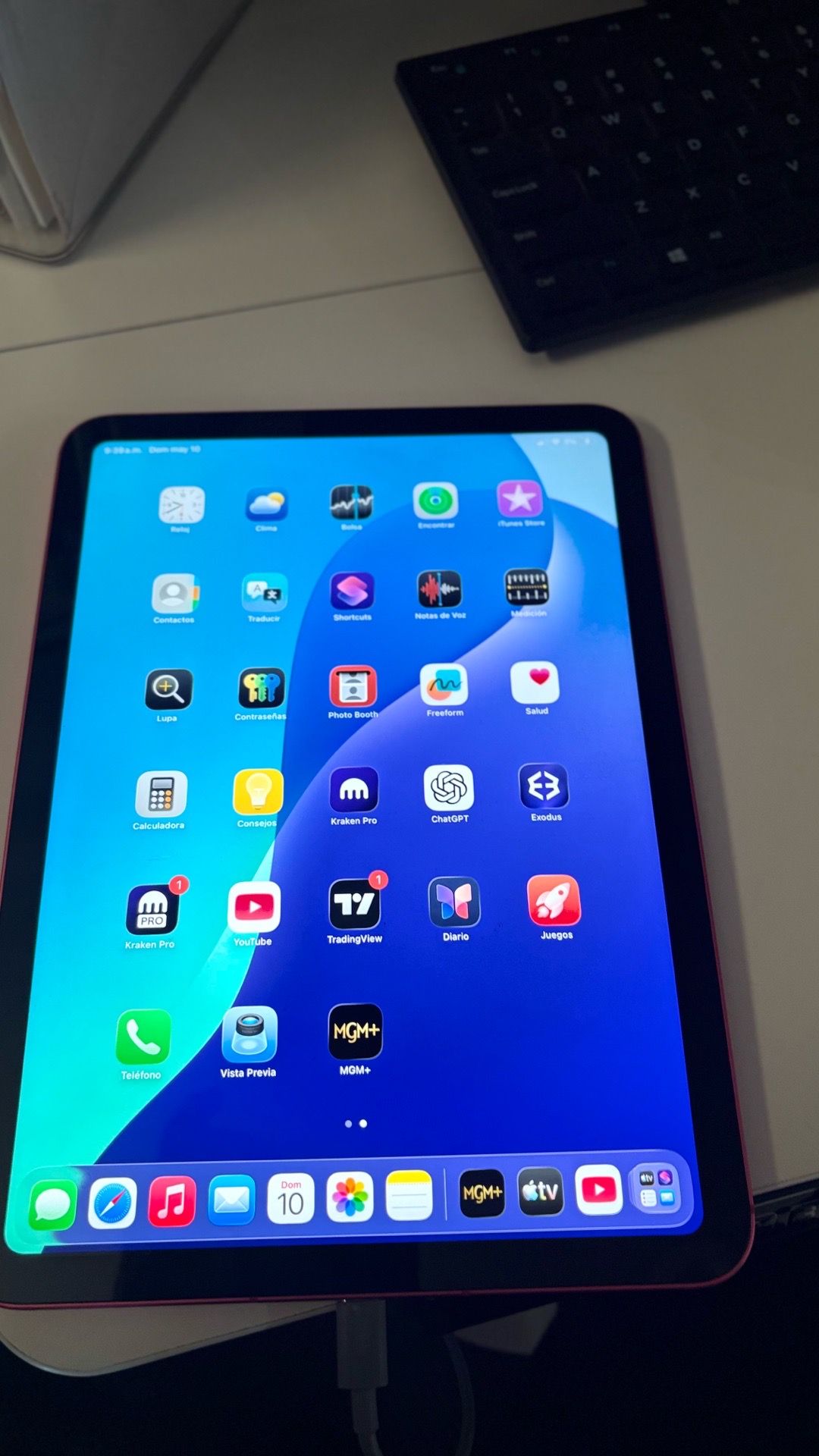 iPad 10th Generation 64GB Wi-Fi + Cellular AT&T Excellent Condition