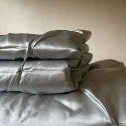 West Elm Sheen Platinum Silver Full Comforter Quilt  & Pillow Cases