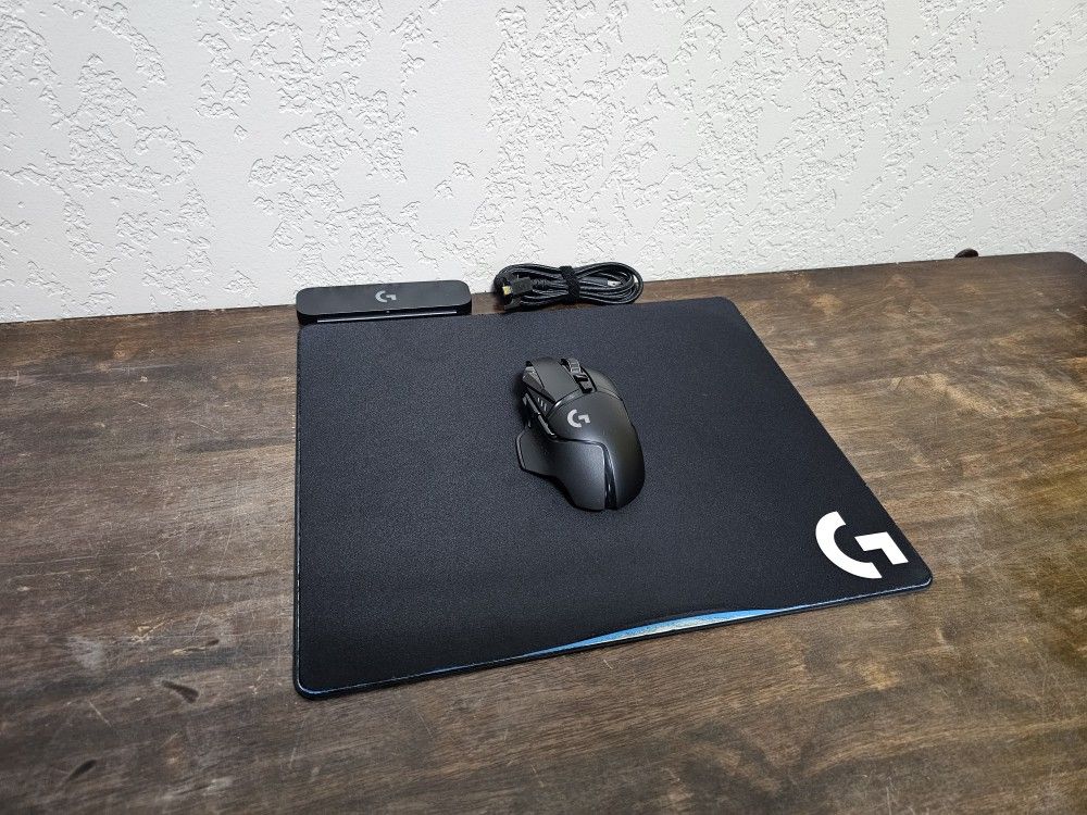 Logitech PowerPlay Mouse Pad & G502
