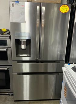 Stainless Steel French Door Refrigerator with Ice Dispenser
