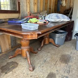 Nice Used Kitchen Table.    