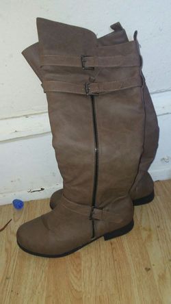 Womens fashion brown boots size 9