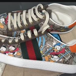 Gucci Dior Yeezy Jordan  Bape 