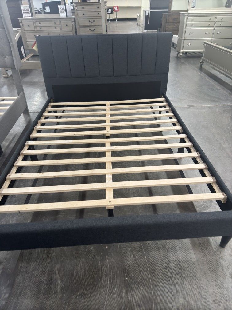 Full Size Charcoal Grey Linen W Orthopedic Matres!!!