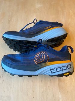 Like New TOPO Trail Running Shoes mens 8