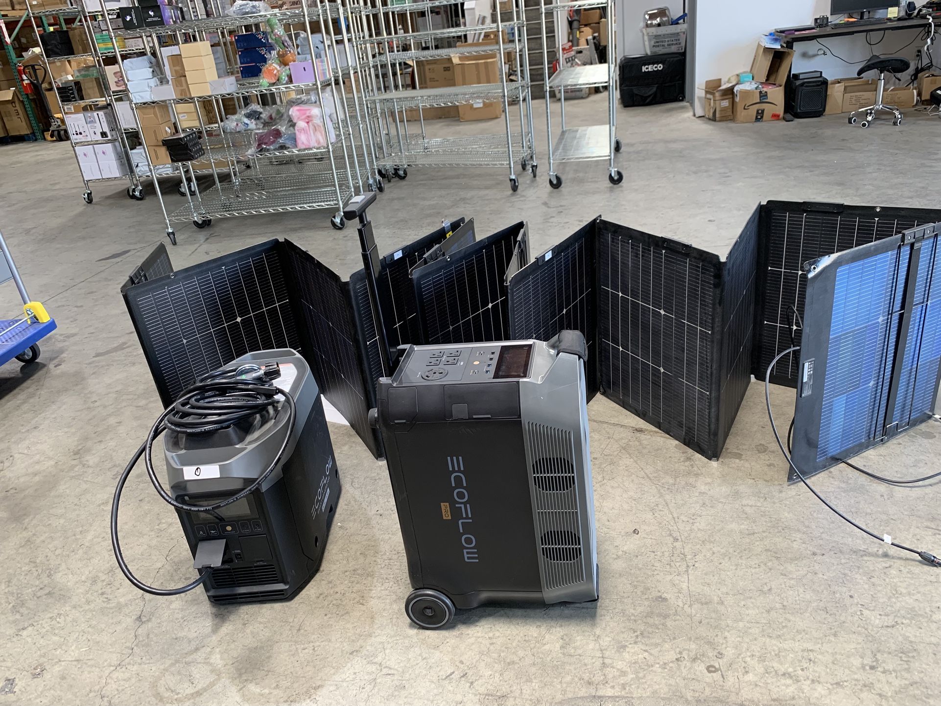 EcoFlow 3600W Power Station + EcoFlow 1800W Generator + 3-220W Solar Panel (total 660W Solar Panel)