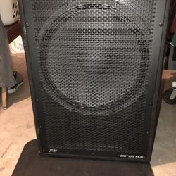 Peavey 800 Watt Powered DM 115 Subwoofer
