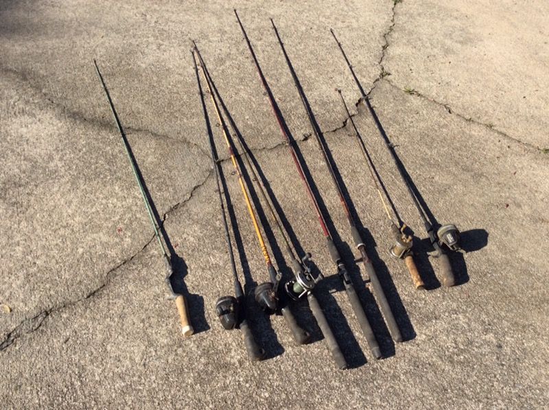 8 vintage fishing rods