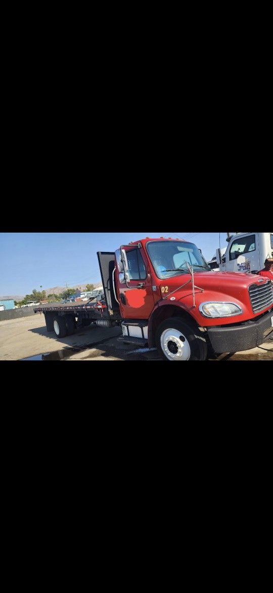 M2 Bobtail Flatbed 2014