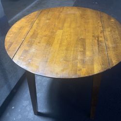 Folding dining Table 🍴🍽️ with two stools with