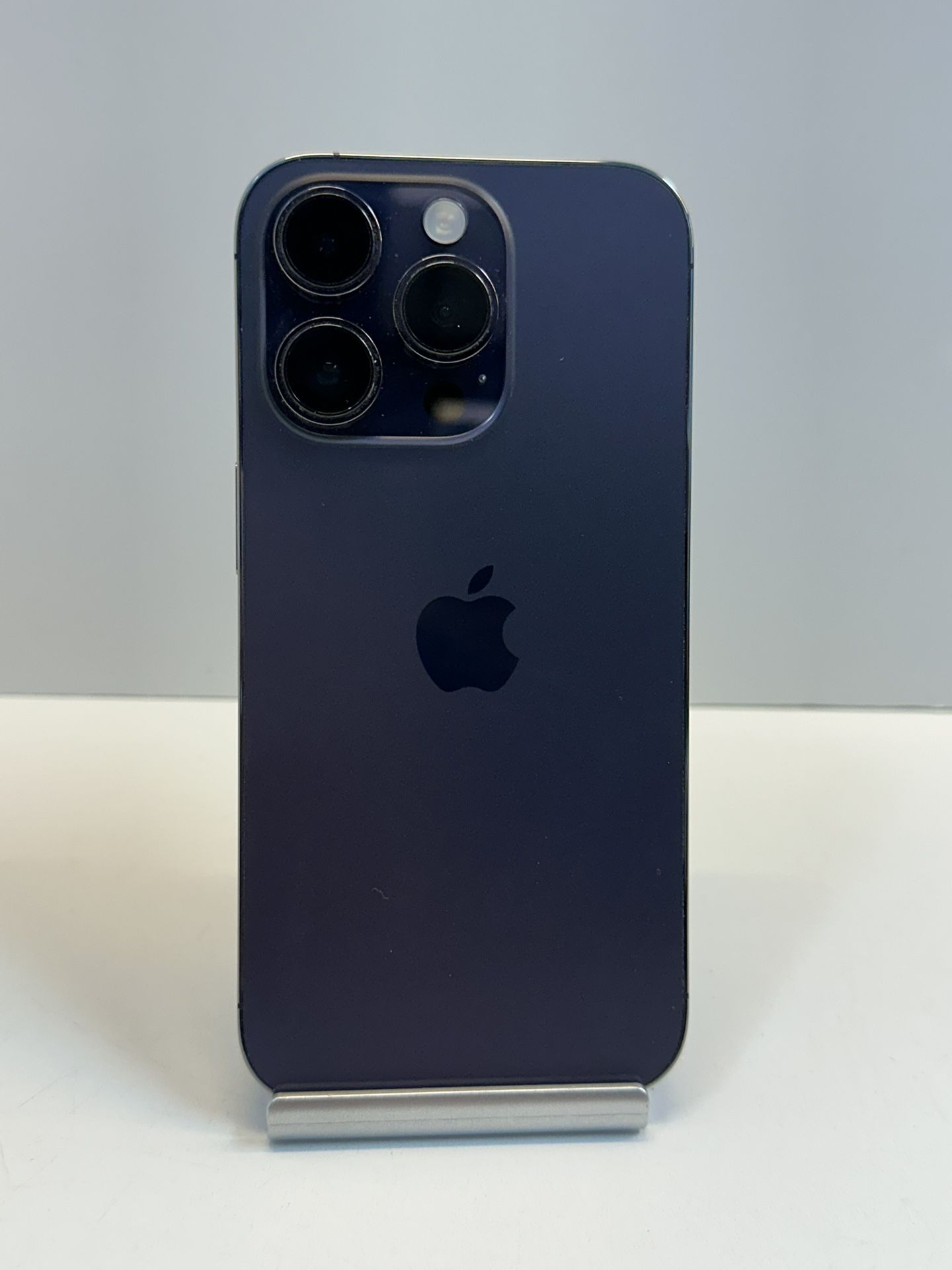 Apple iPhone 14 PRO 128gb. ( Unlocked Cellphone )