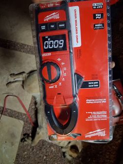 Milwaukee 600A Clamp Meter