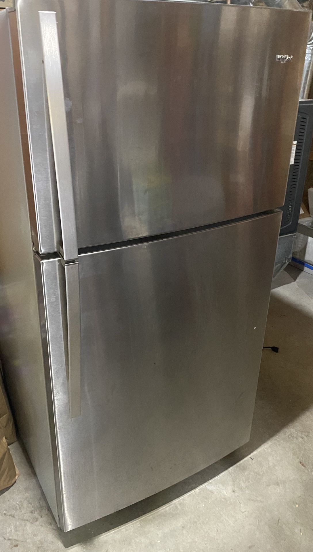 Refrigerator/ Refrigerador 