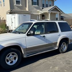 Ford Explorer, Eddie Bauer Edition
