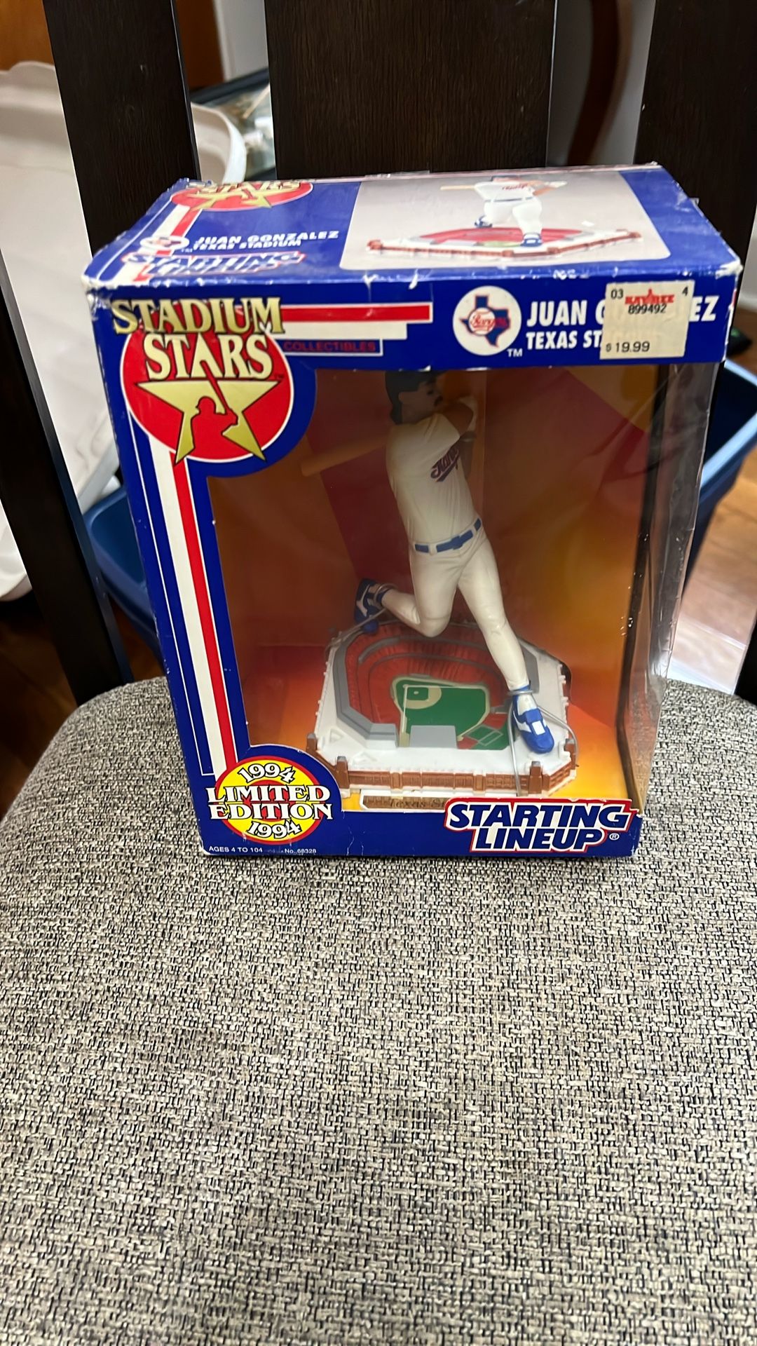Juan Gonzales Stadium Star 1994 Doll