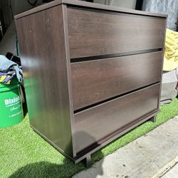 Dresser/TV Stand 