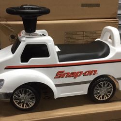 Snap On Kid’s Ride-on Rock ‘N Roll Cab Express