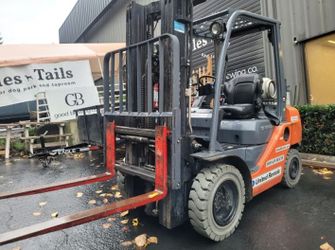 Toyota 8FGU25 (5,000lb Forklift)