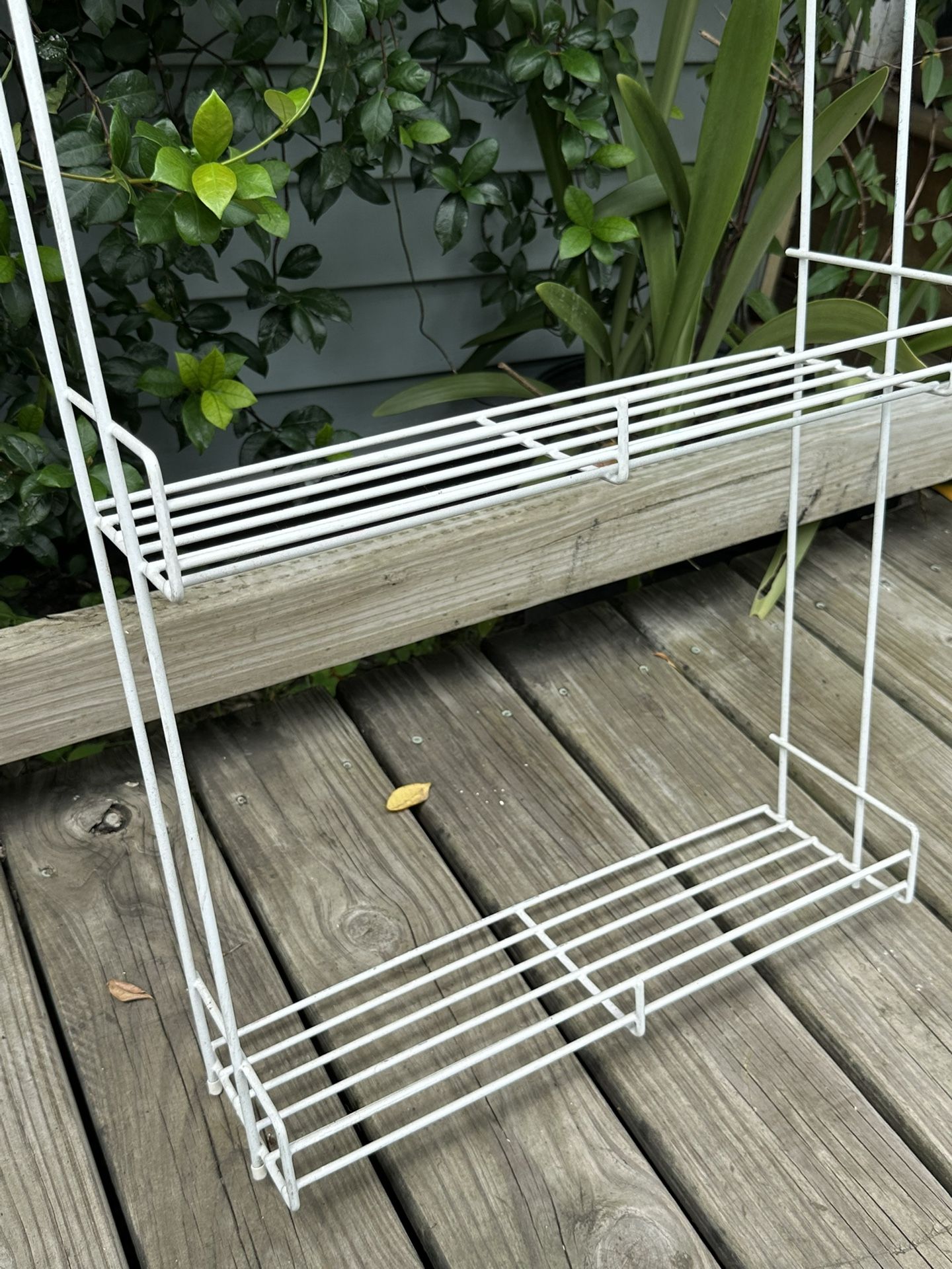 Wall Mounted Metal Storage rack 