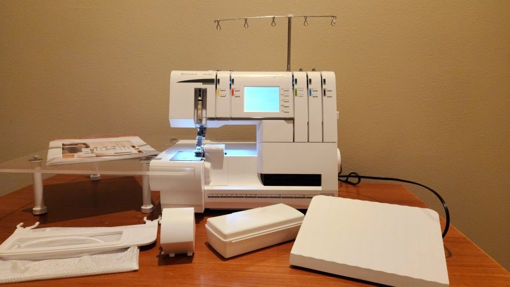 S25 HUSQVARNA SERGER