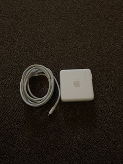 MacBook Pro charger (Apple)