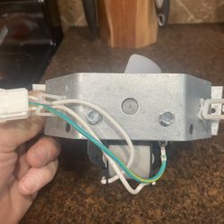 115volt Fan  With Harness And Bracket. From A Frigidaire Deep Freezer