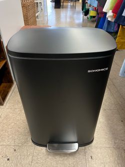 SONGMICS 13 Gal (50 L) Stainless Steel Kitchen Garbage Can Soft Close Step-On Pedal - Black *open box *