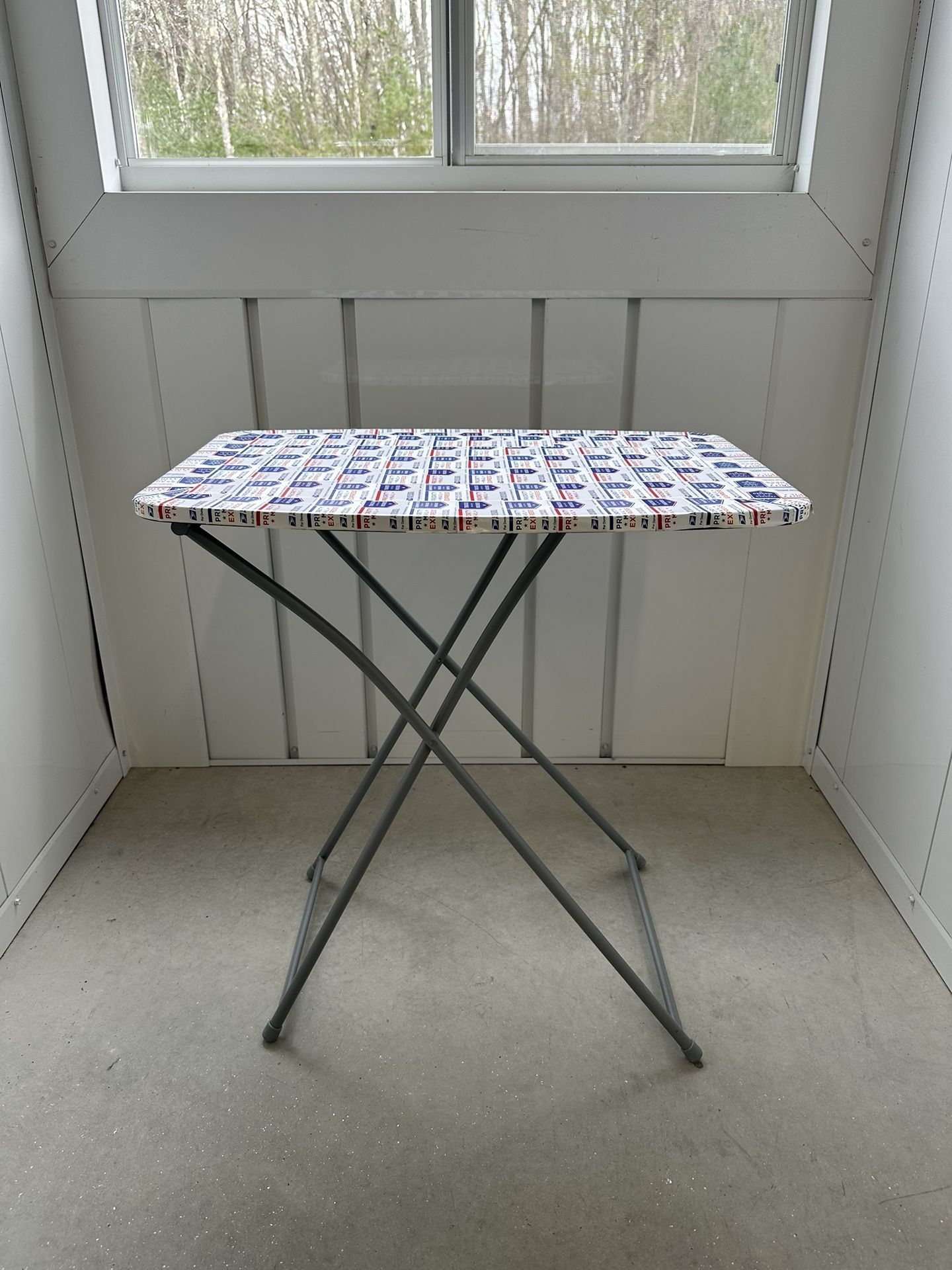 Cosco 18" x 26" Personal Table