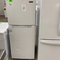 Magic Chef Refrigerators HMDR1000W