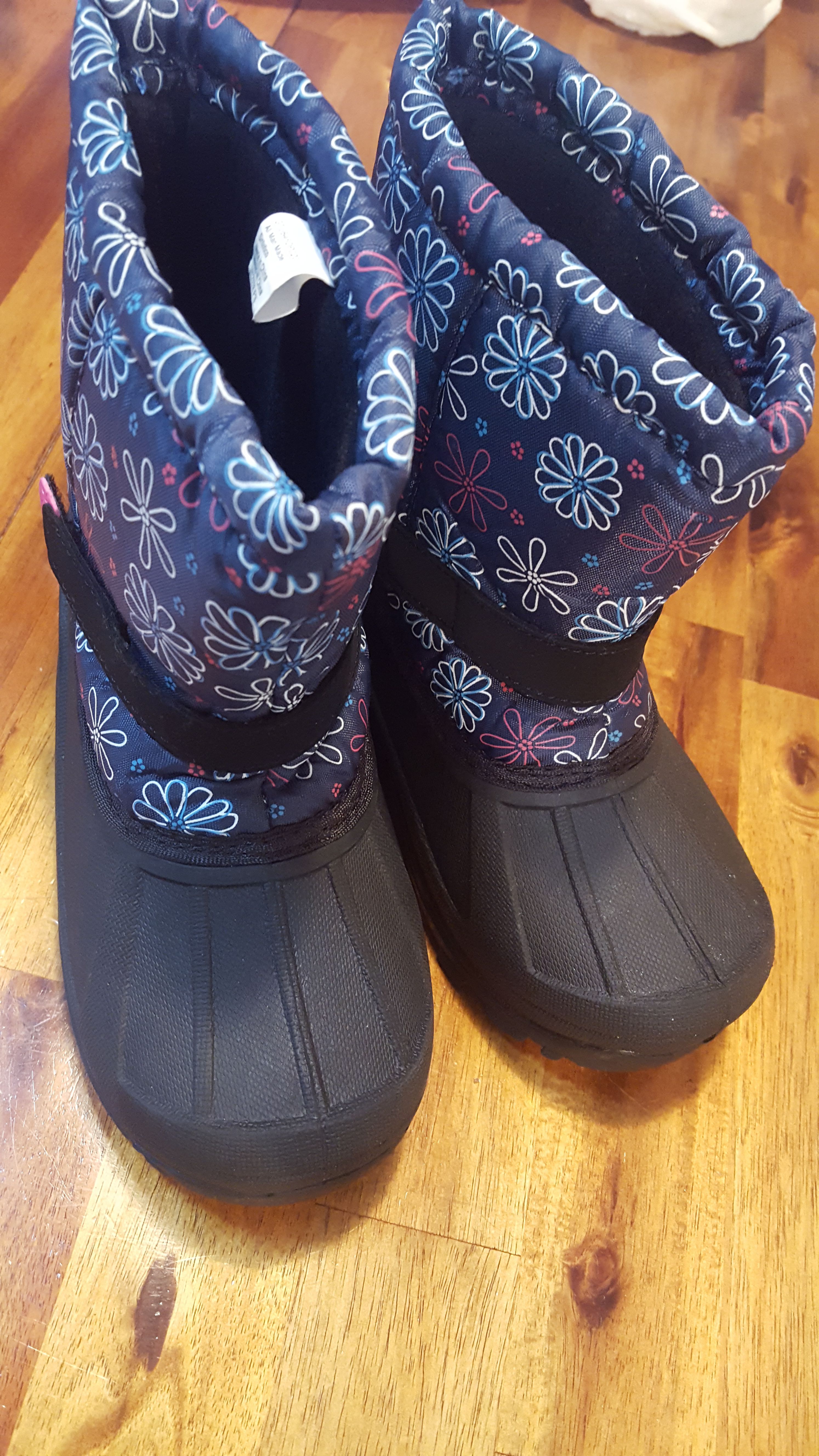 Girls Winter boots - size 11c