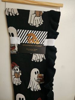 Viral Ghost reading Books black blanket
