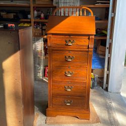 Dresser Oak 