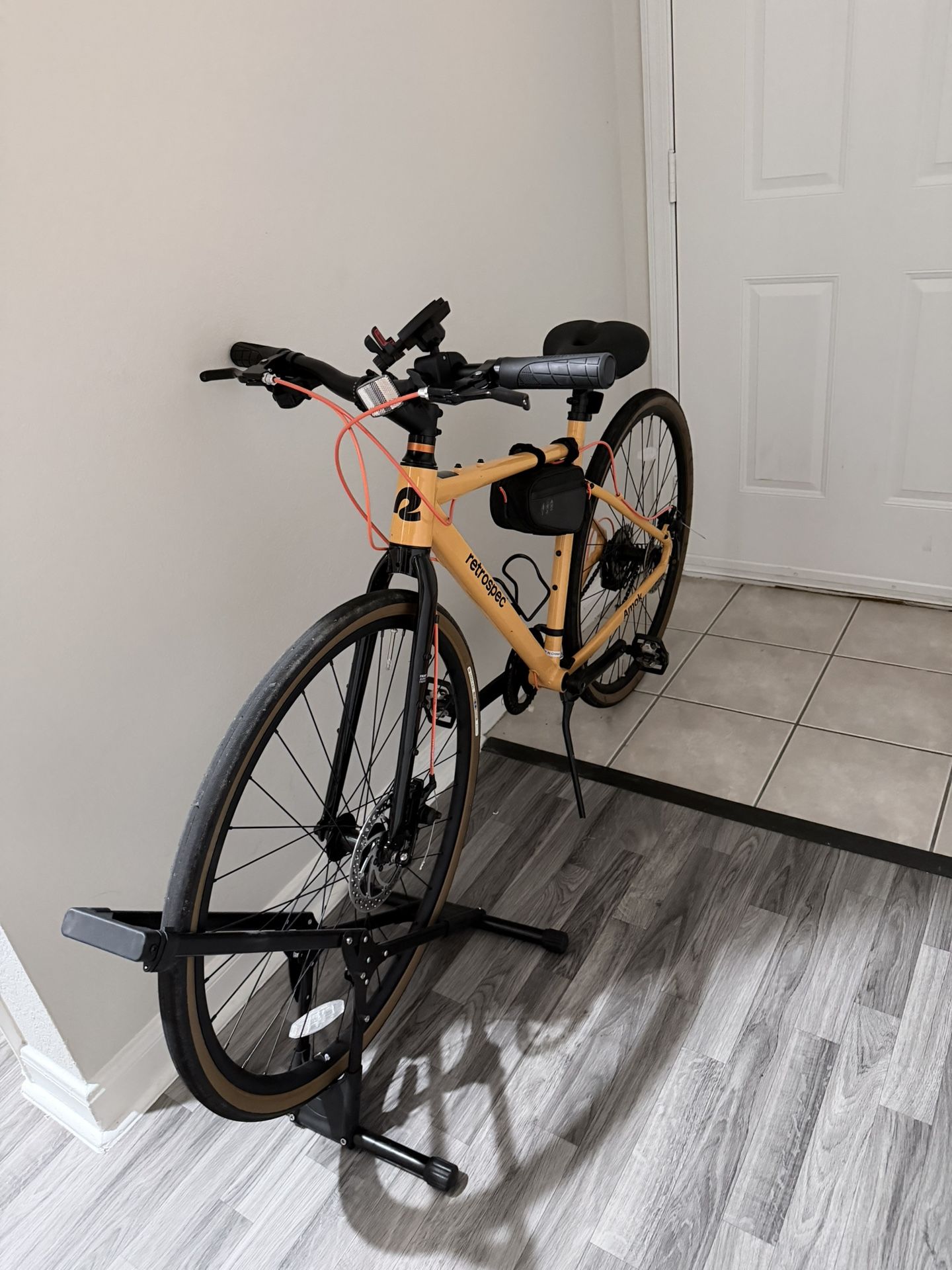 Like new - Retrospec Amok Gravel Bike