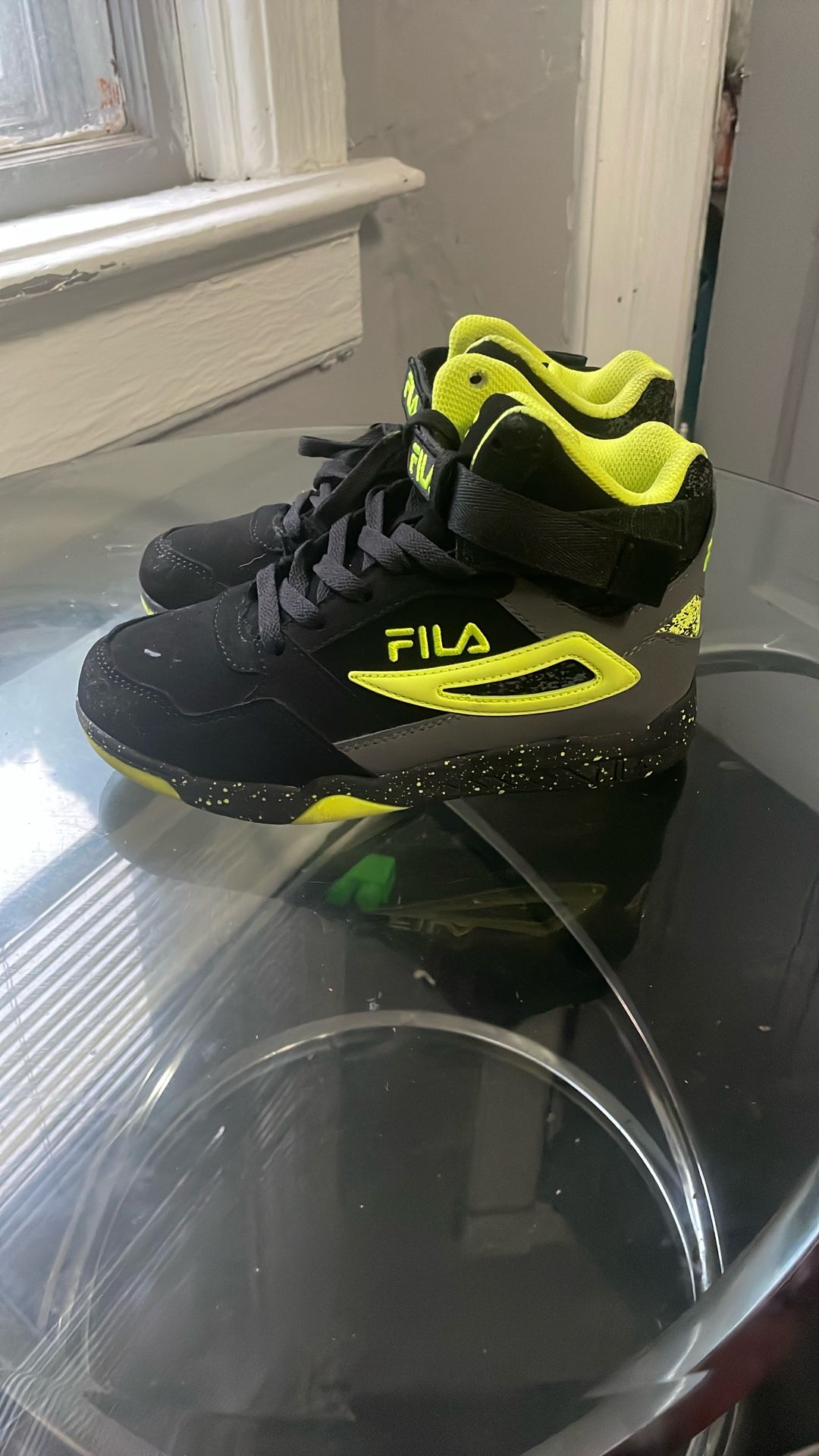 Kids Shoes Size 4