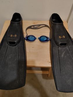 Floating Swim Fins and  Swim Goggles