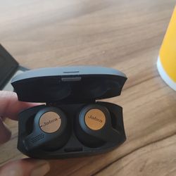 Jabra Ear Buds With Charging Case