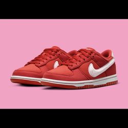 Valentines NIKE DUNK LOW GS FIRE RED/PINK FOAM -LT CRIMSON ROUGE FEU/ROSE MOUSSE