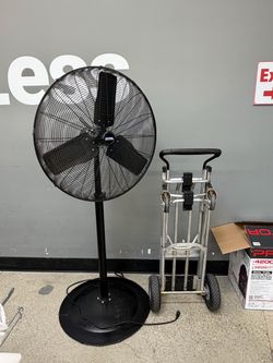 Selling large Fan really strong Air condition