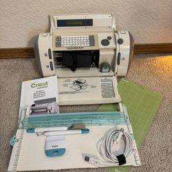 Cricut expressions with some Accessories, User Manual, And One Cartridge 
