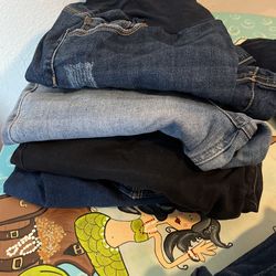 4 Maternity Jeans Size. M