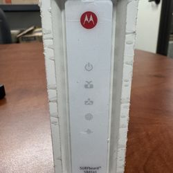 Surfboard SB6141 Modem 
