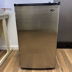 Mini Refrigerator 