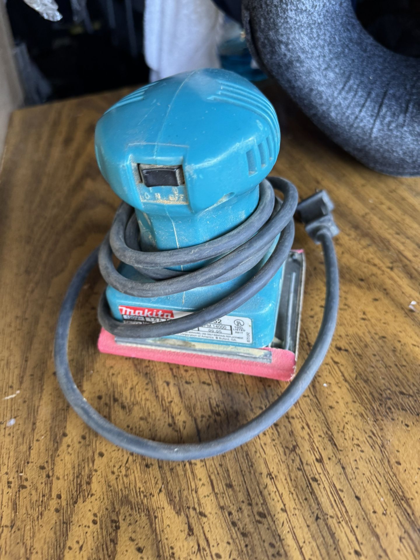 Makita B04552 Finishing Sander