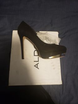 Brand new Aldo Legywien size 9 women's heels