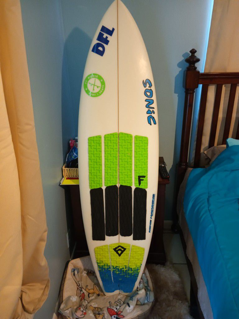 5'10 Sonic Swallow Tail 