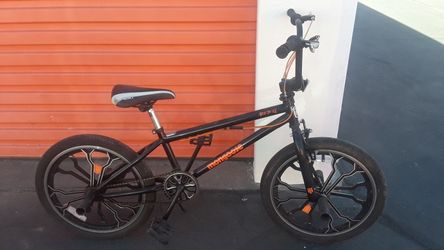 Mongoose REBEL  Freestyle BMX Bike with Mag Wheelsv