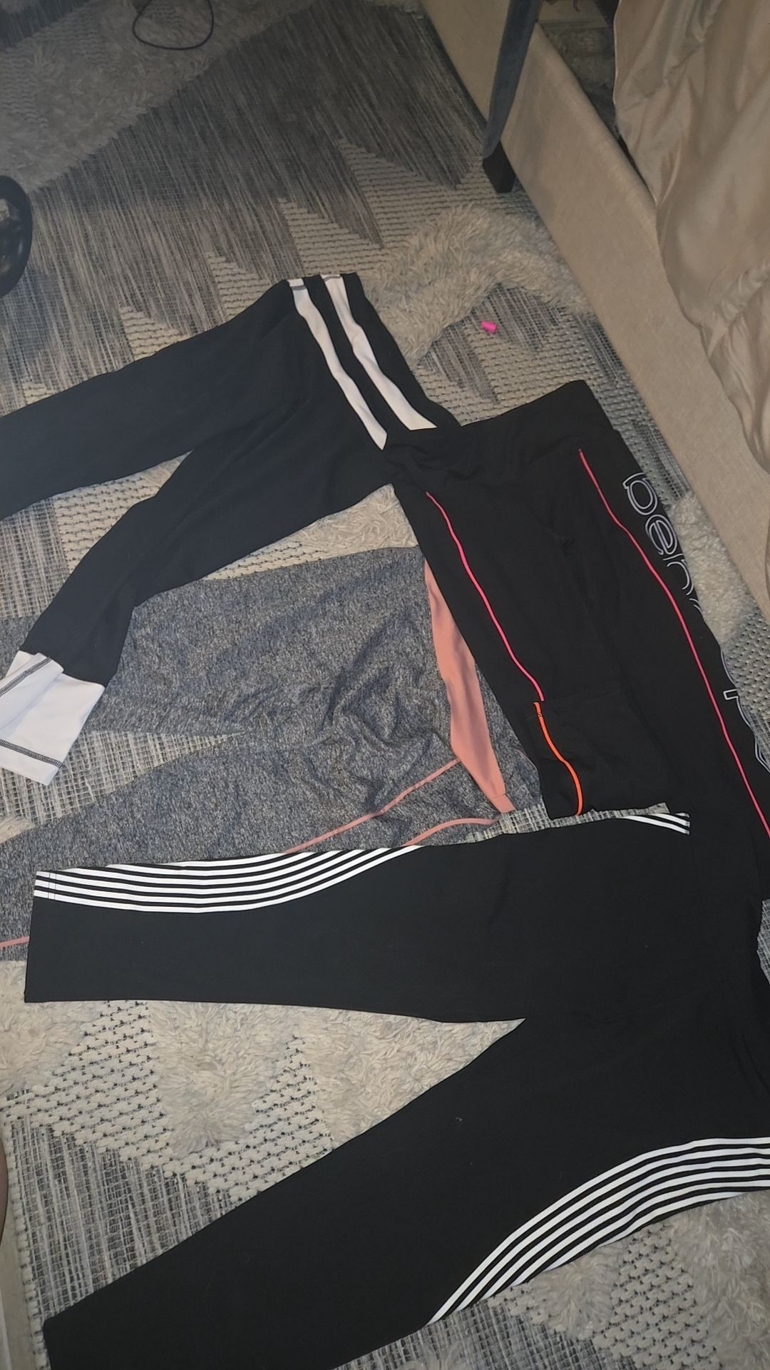 S/M yoga leggings need a new home!