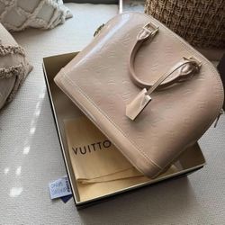 Authentic Louis Vuitton Alma PM Vernis – Rose Florentine – Excellent Condition